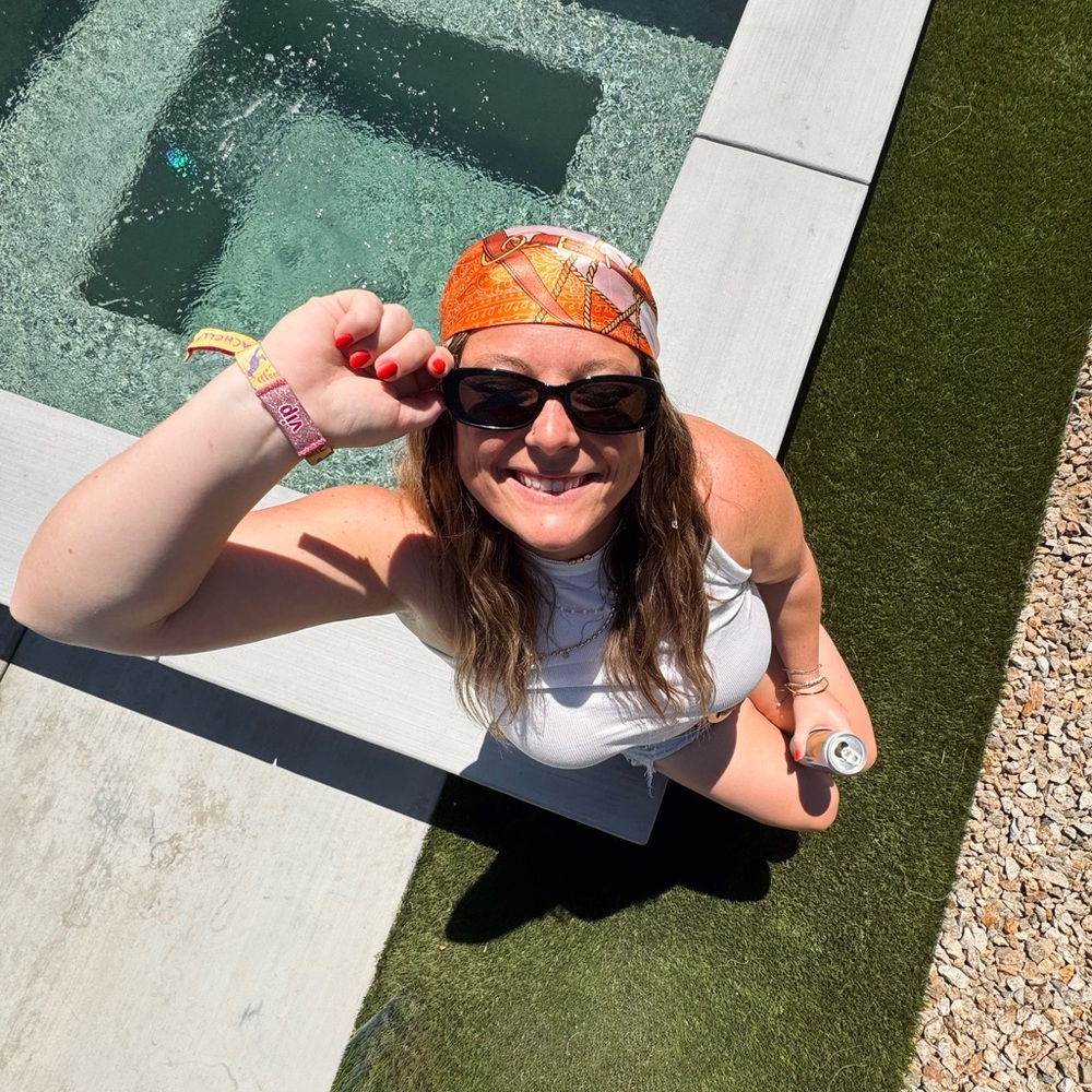 Meet your Posher, Courtney